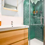 Downtown - Netflix - Ac - Next To Metro And Train * Sofia