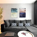 Downtown - Netflix - Ac - Next To Metro And Train Feriehus *