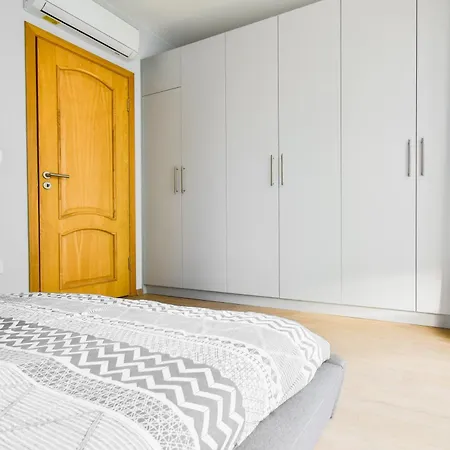 Downtown - Netflix - Ac - Next To Metro And Train Feriehus