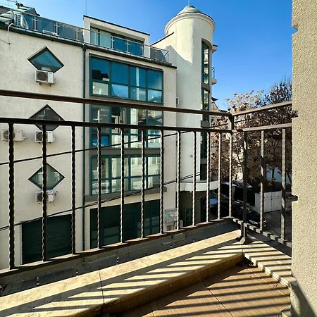 Downtown - Netflix - Ac - Next To Metro And Train Sofia