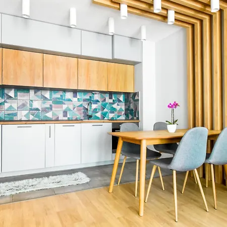 Downtown - Netflix - Ac - Next To Metro And Train Feriehus